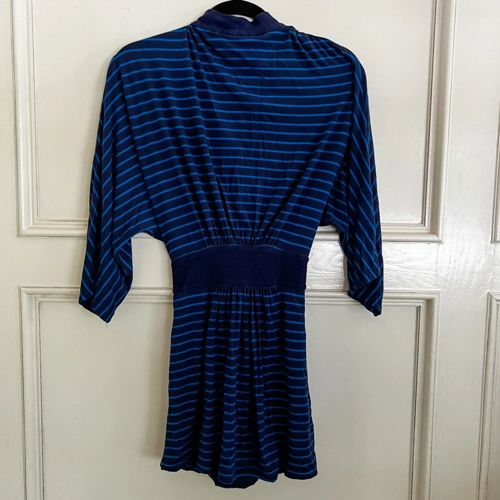 Splendid Robe - Picture 2 of 4